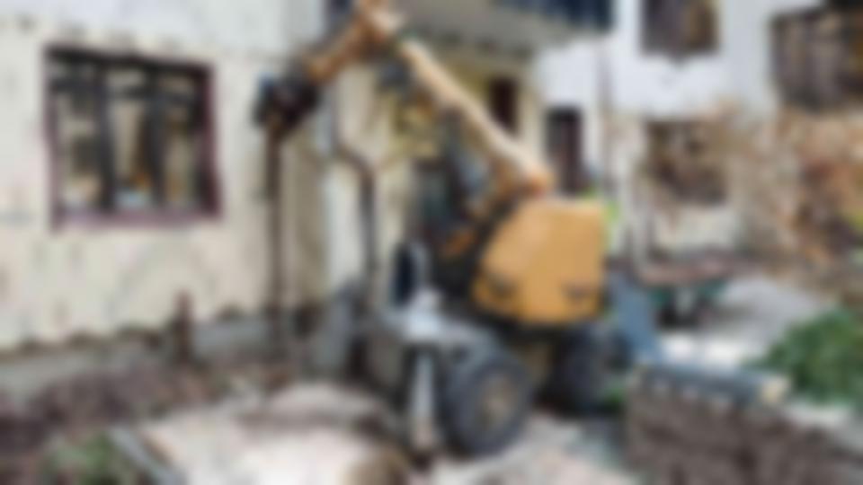 Bild på maskin som hjälper till med grundförstärkningen