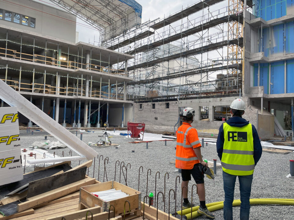 PE Teknik & Arkitektur har bidragit med expertis inom konstruktion, energi och miljöbyggnad under projekteringen. Detta har gjorts på uppdrag och i samverkan med Peab och Region Jönköpings län.